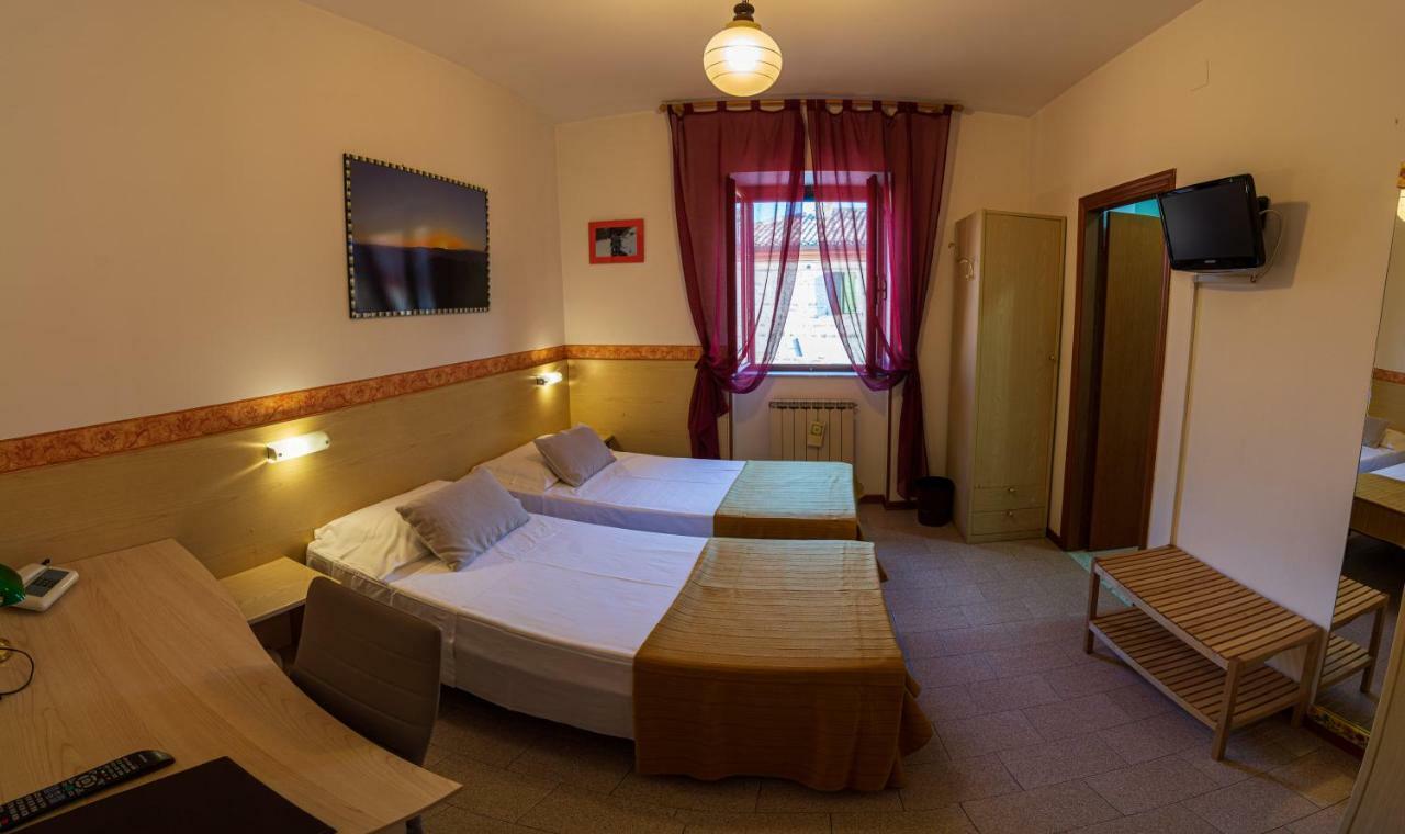 Due Torri Hotel San Severino Marche Kültér fotó